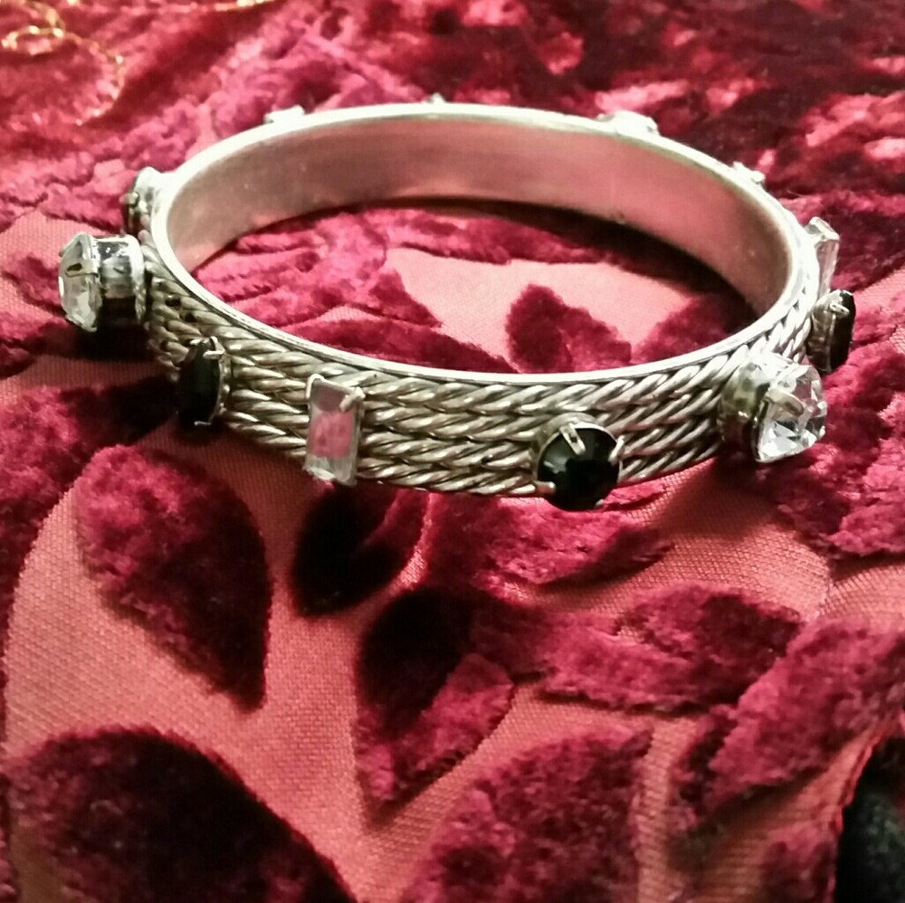 ⭐Fashion bracelet